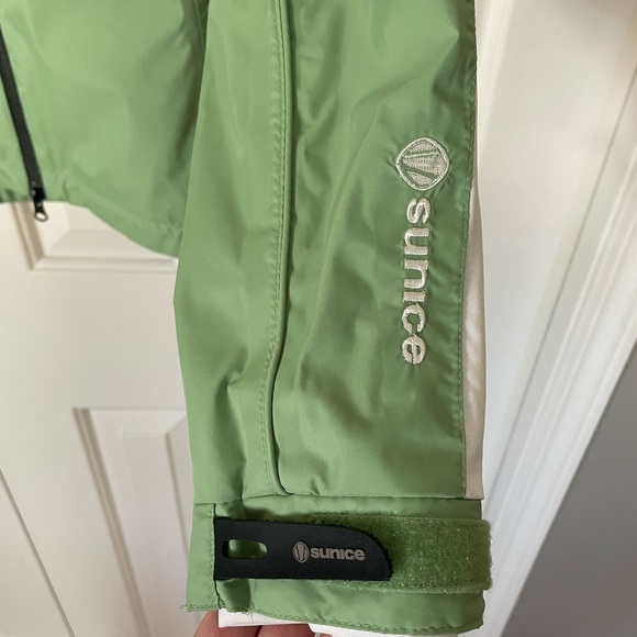 Women’s Green Sunice Golf Rain Jacket - Medium - Picture 3 of 6